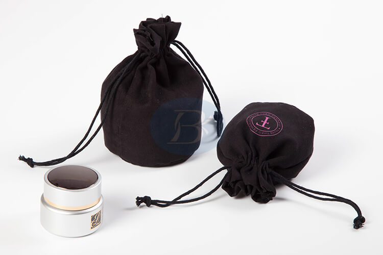 custom black velvet pouch manufacturer