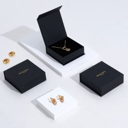 Luxury custom printed gift paper jewelry gift box packaging with logo