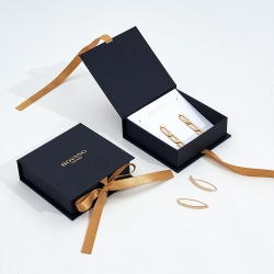 Fashionable custom paper box jewelry unique design with ribbon